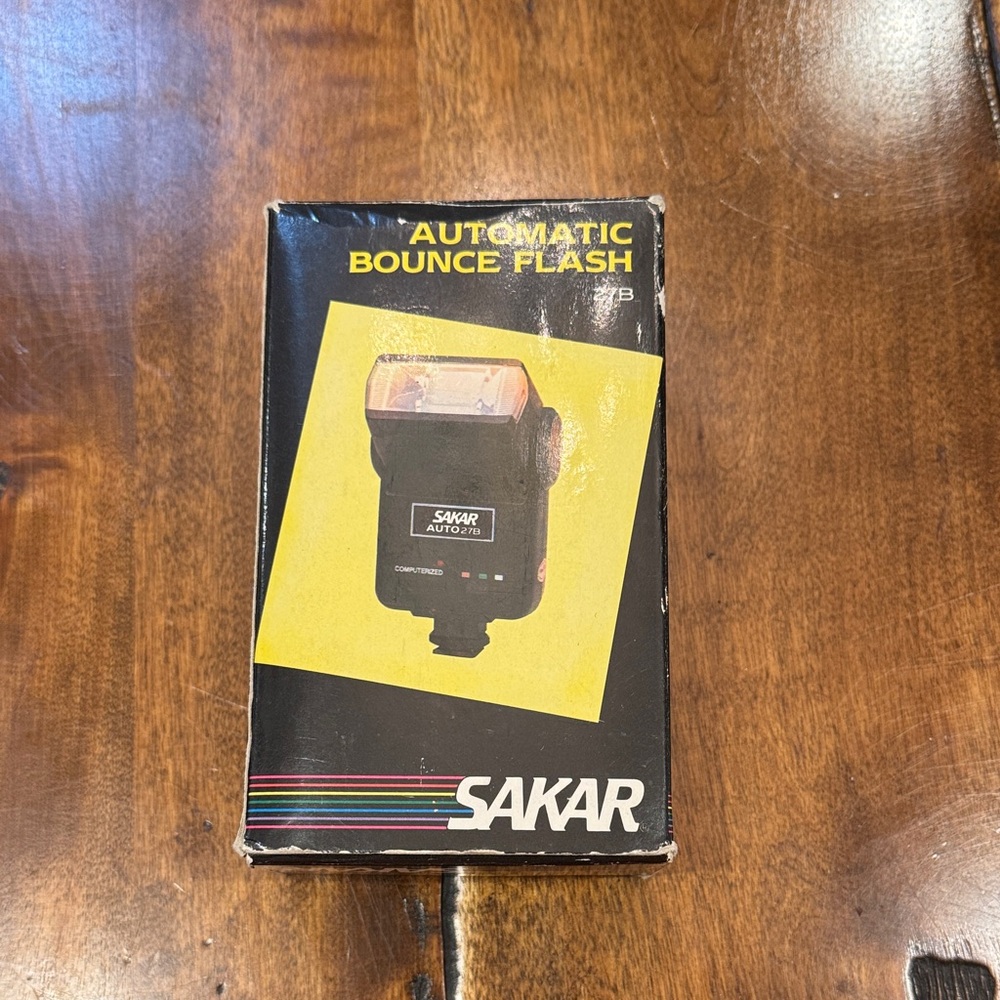 The Sak Black Automatic Bounce Flash